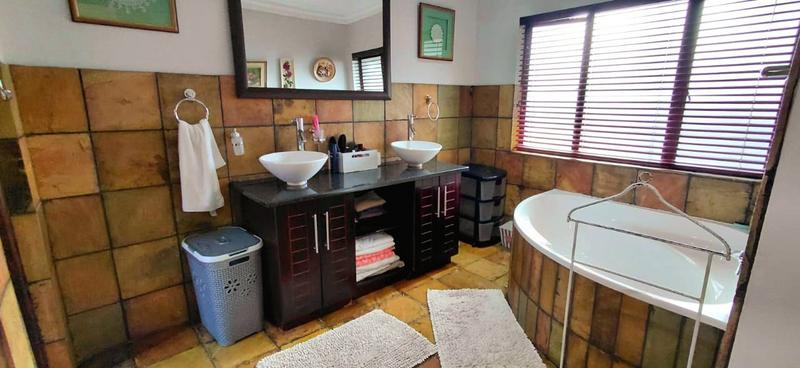 4 Bedroom Property for Sale in Woodland Hills Free State